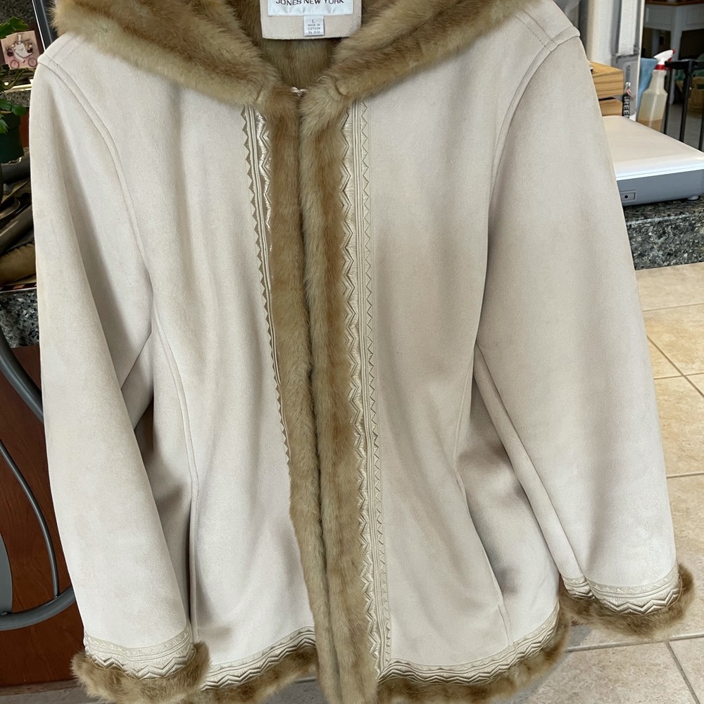 Gorgeous women’s faux suede and fun coat!
